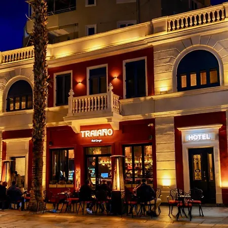 Traiano Boutique فندق